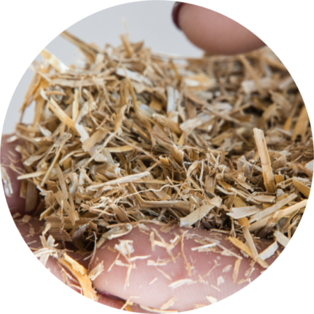 PHI pour Paille hachée ielo                                                                                                                                                                       De la paille hachée, une solution d’isolation biosourcée pour le bâtiment qui prend en compte les enjeux environnementaux. C’est une alternative incontournable aux isolants très transformés et non biosourcés. Facile à mettre en œuvre, elle ne bouscule pas les modes constructifs habituels.